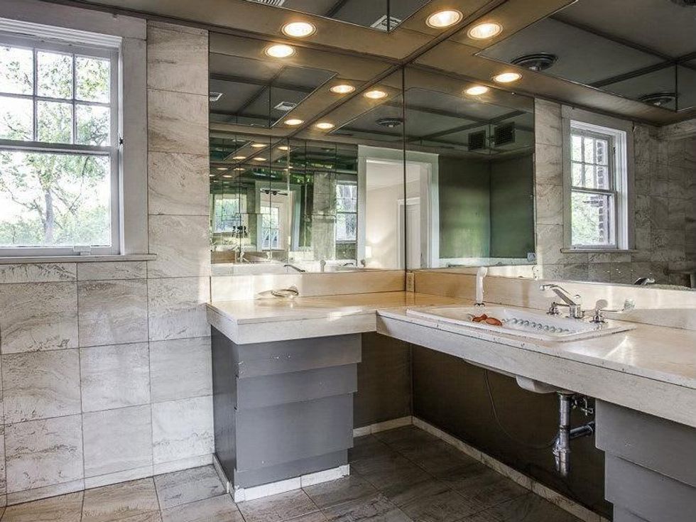 5803 Swiss Ave. master bathroom