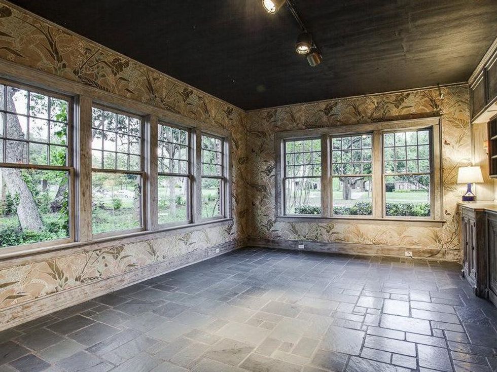 5803 Swiss Ave. sunroom