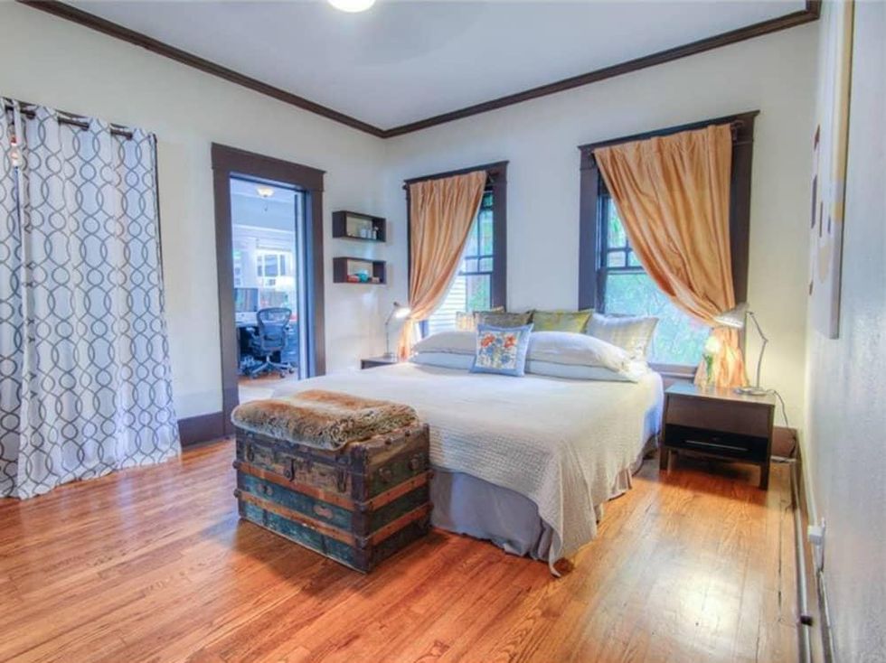 5823 Richmond Ave. Dallas home for sale master bedroom