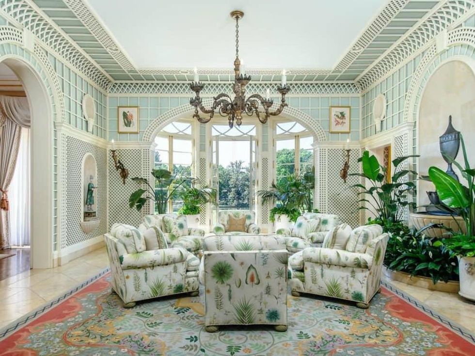 5950 Deloache Ave. for sale in Dallas living room