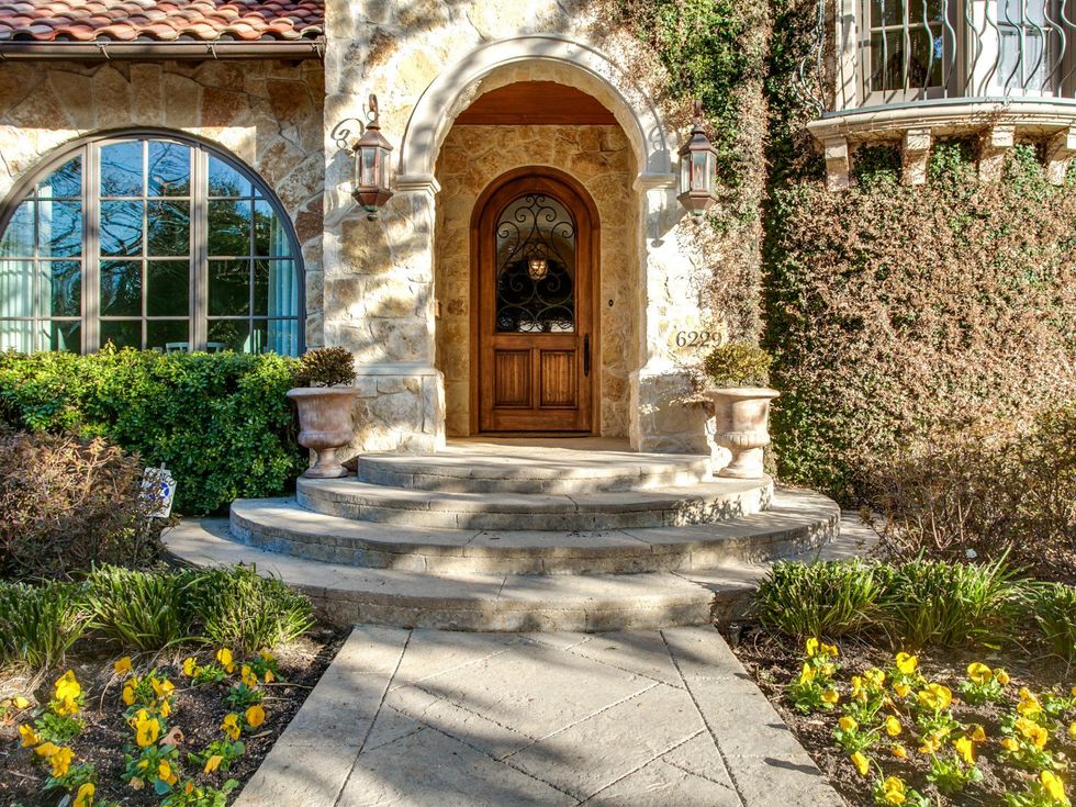 6229 Aberdeen Ave. in Dallas