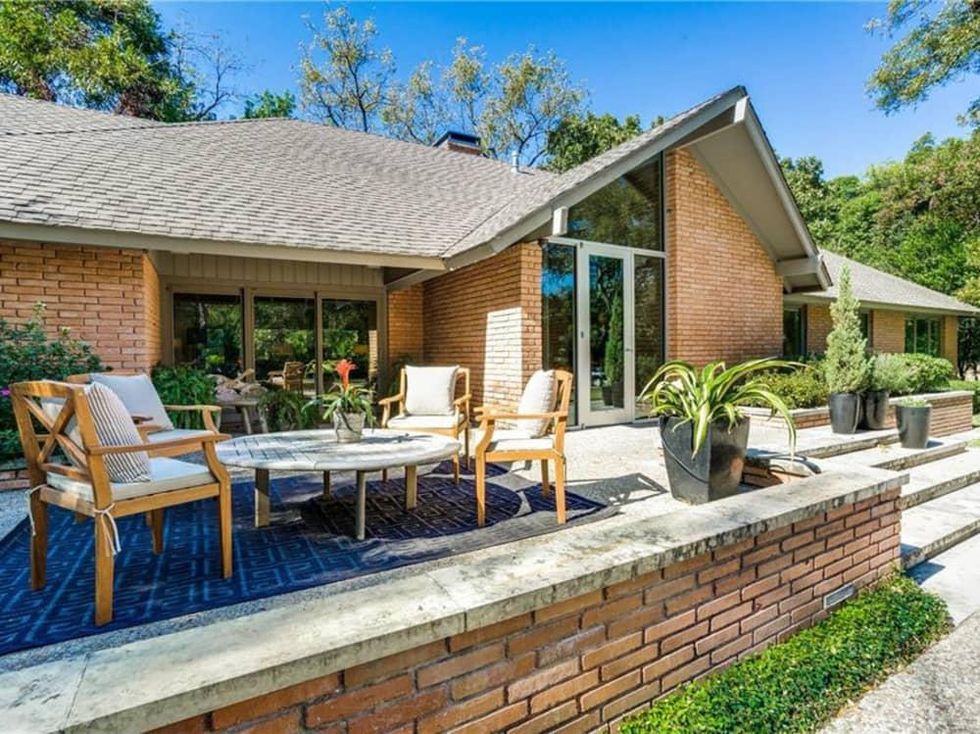 626 Rainbow Dr. front porch