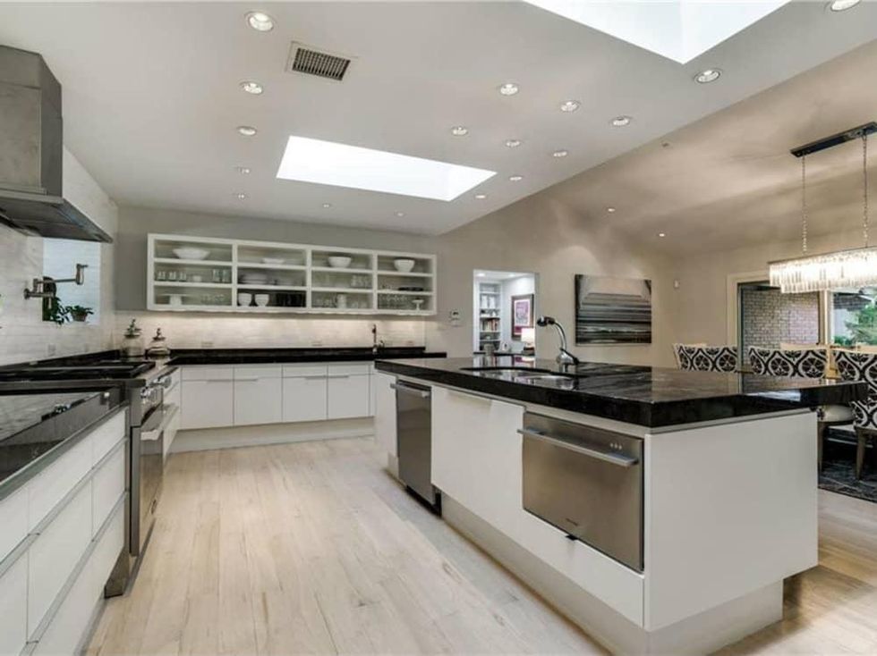 626 Rainbow Dr. kitchen