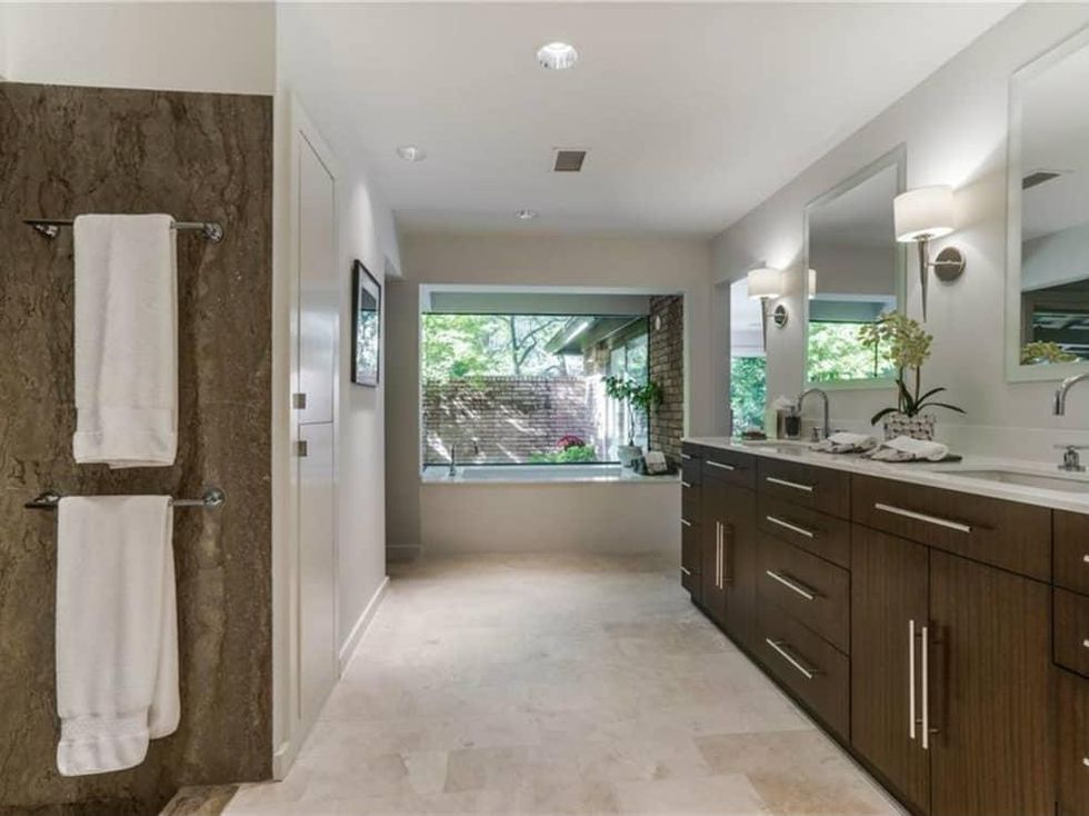 626 Rainbow Dr. master bath