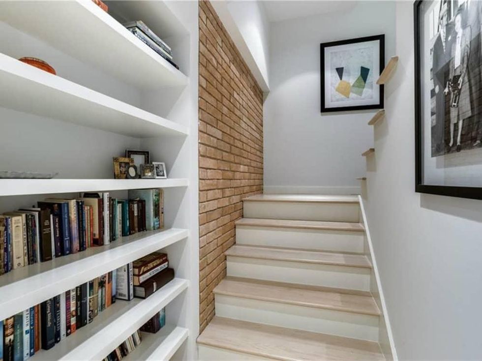 626 Rainbow Dr. stairway