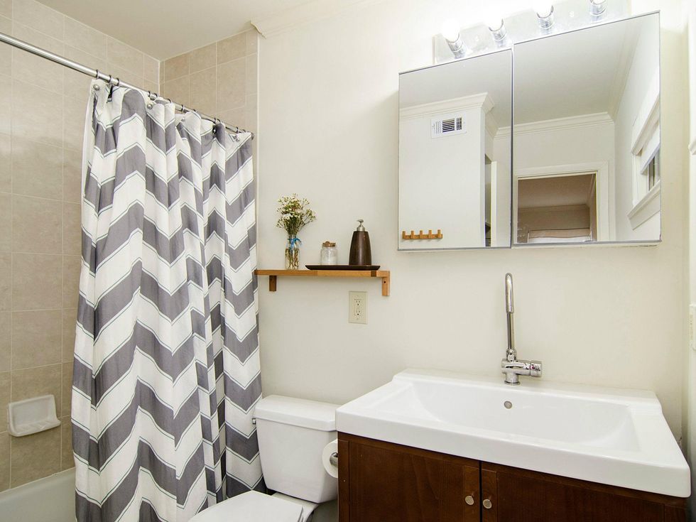 6706 Pimlico Dr. bathroom