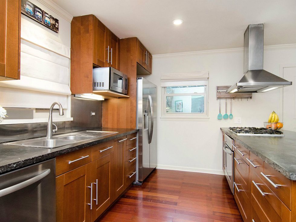 6706 Pimlico Dr. kitchen