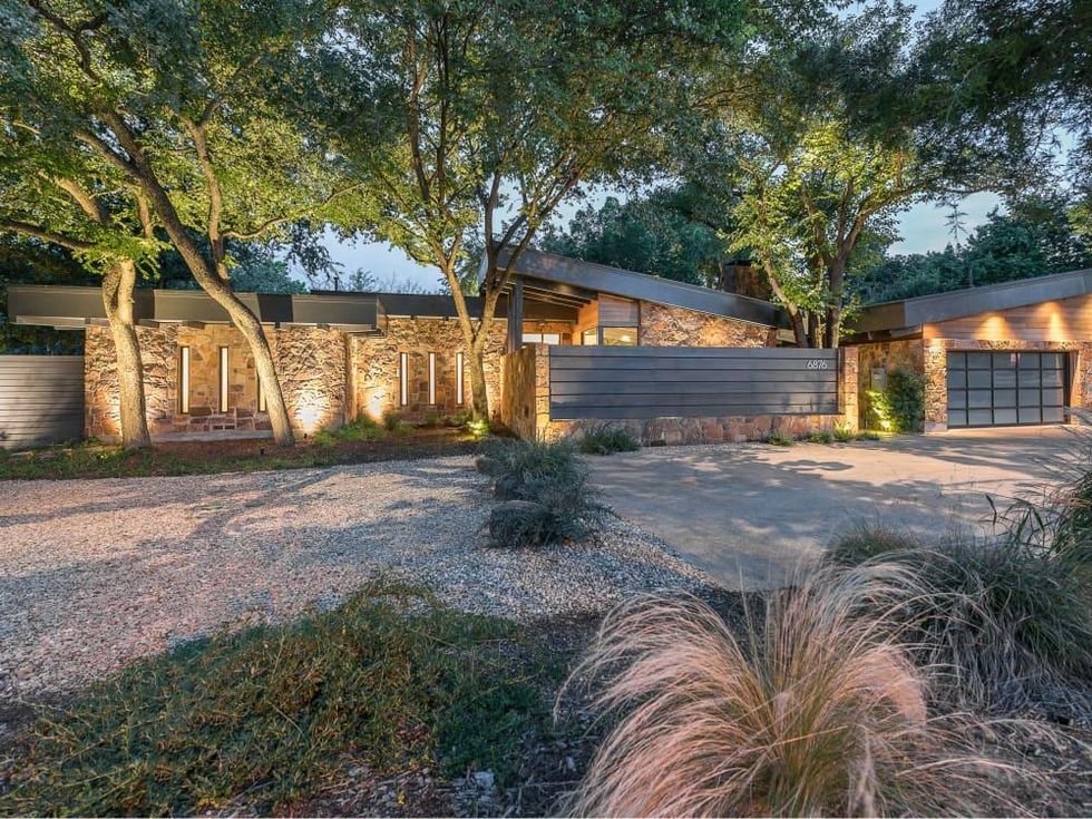 6876 Spring Valley Rd