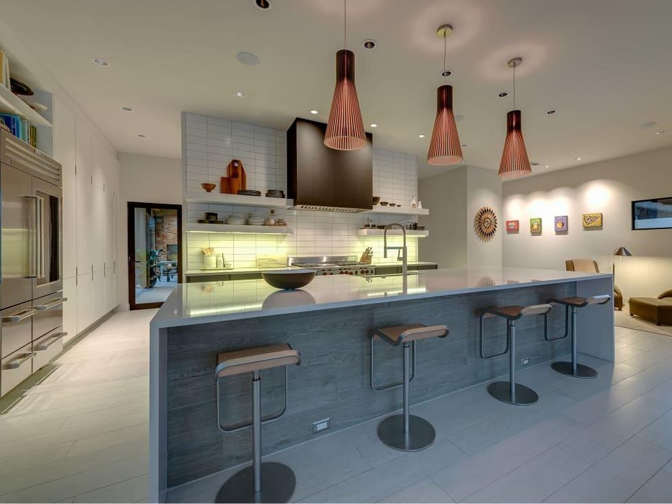 6876 Spring Valley Rd