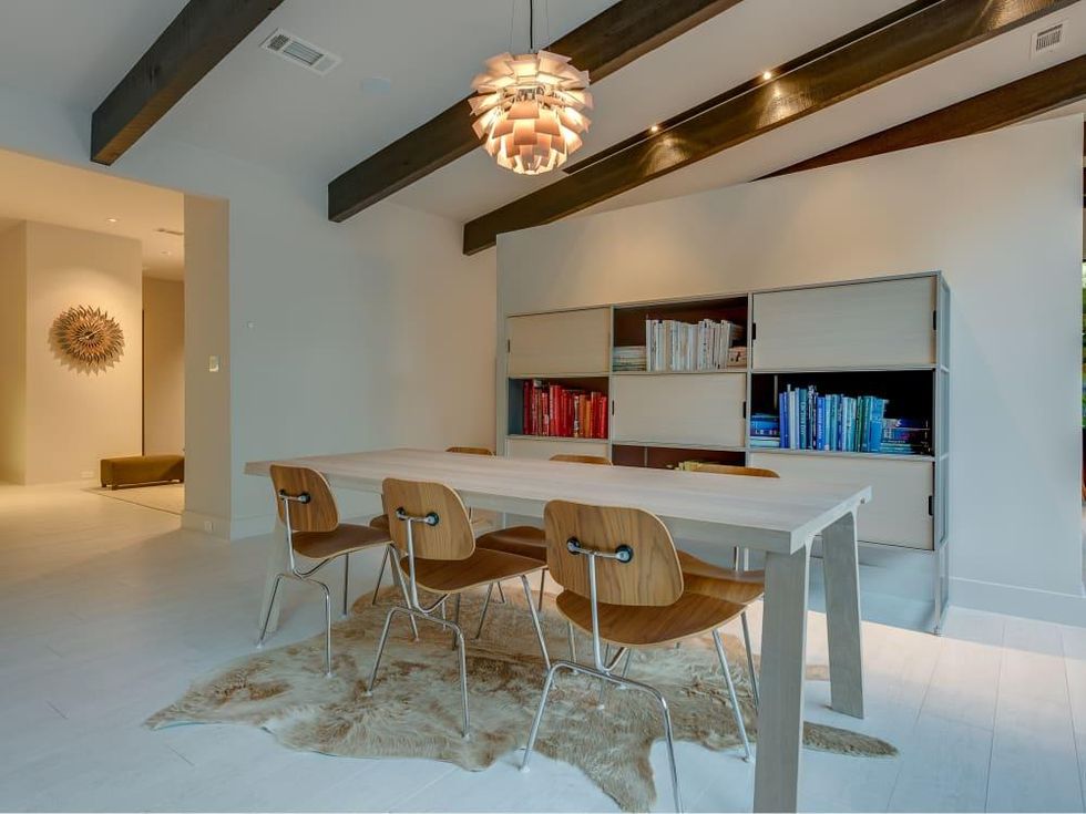 6876 Spring Valley Rd