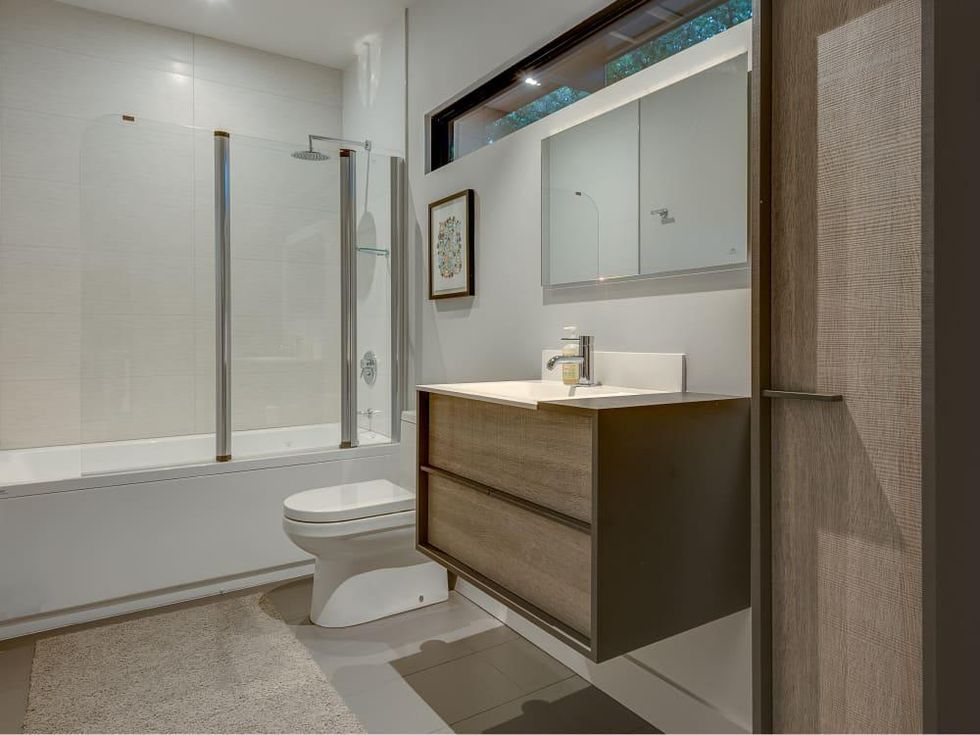 6876 Spring Valley Rd