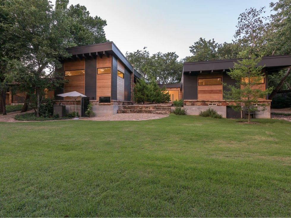 6876 Spring Valley Rd