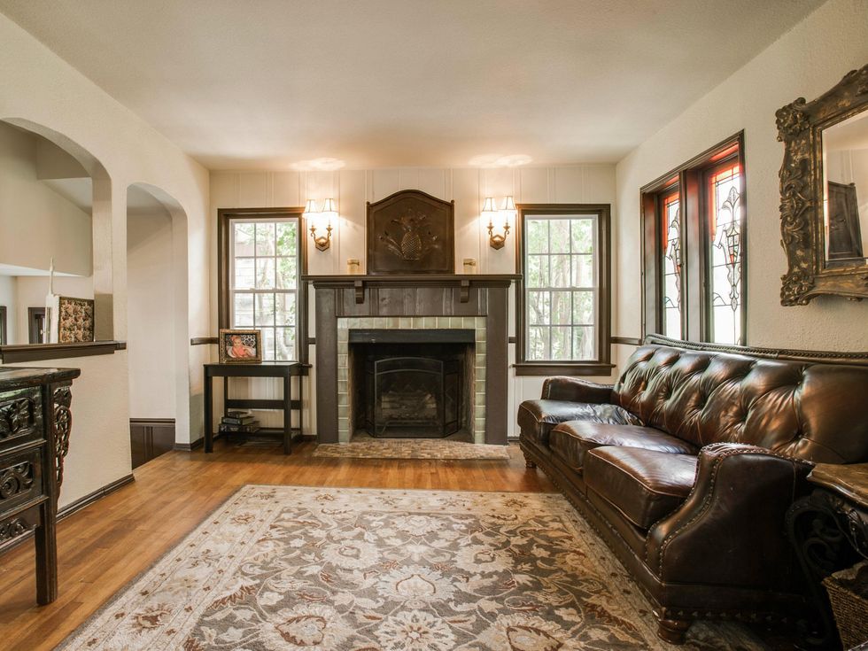 6922 vivian ave, charles dilbeck, hollywood heights