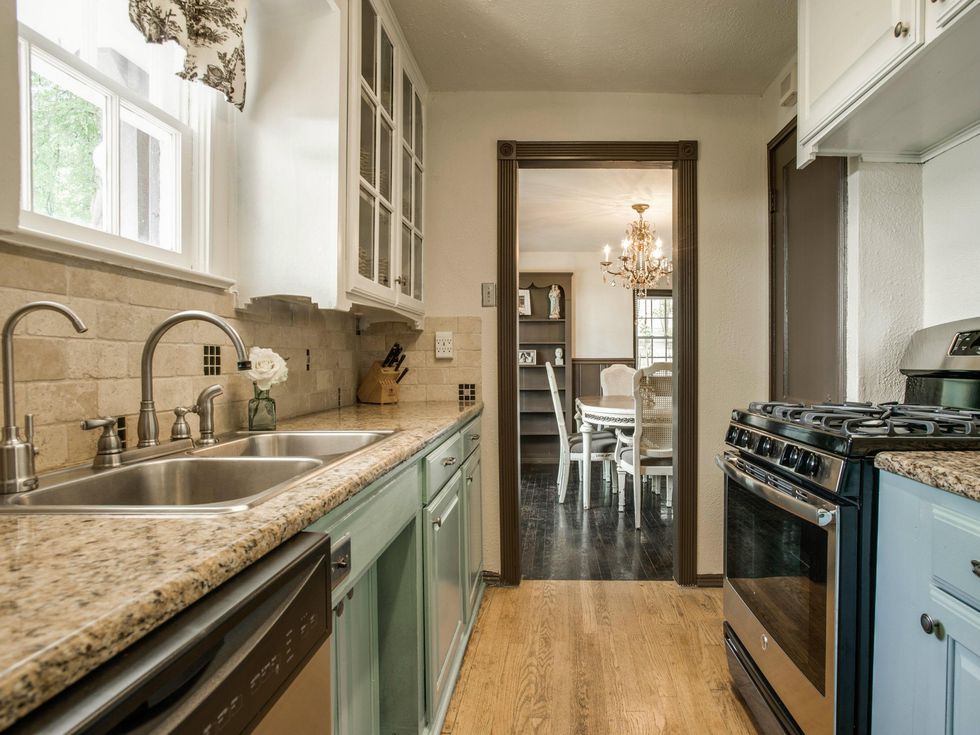 6922 vivian ave, charles dilbeck, hollywood heights