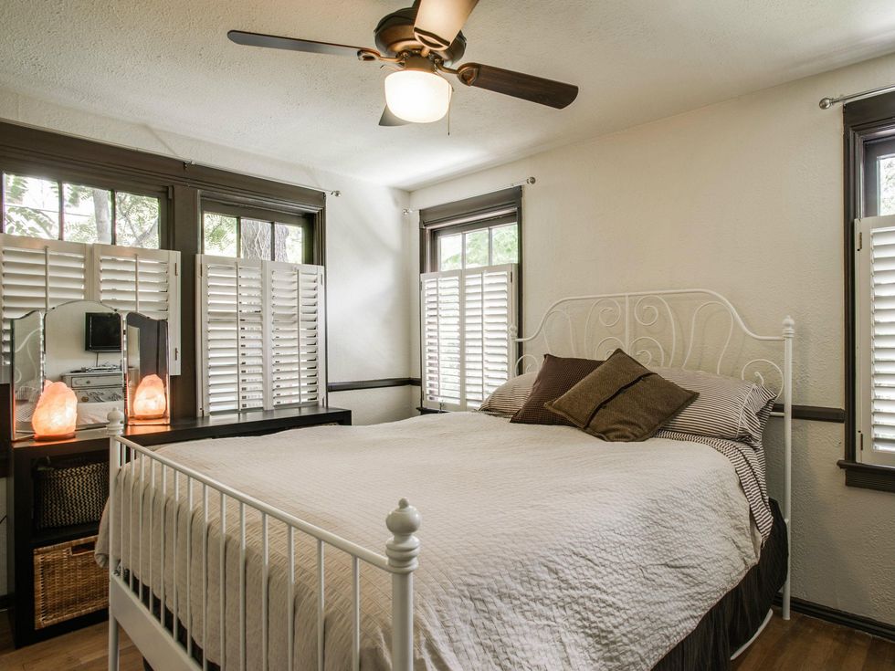 6922 vivian ave, charles dilbeck, hollywood heights