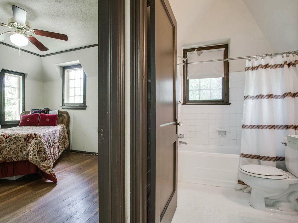 6922 vivian ave, charles dilbeck, hollywood heights