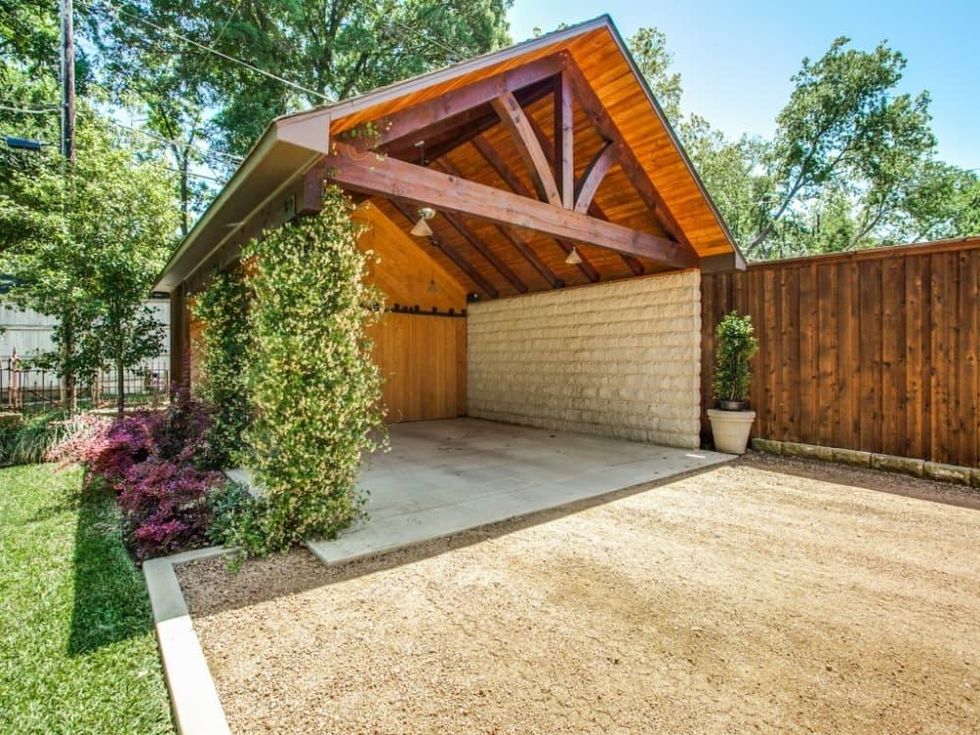 6932 Santa Monica Drive Dallas house for sale backyard