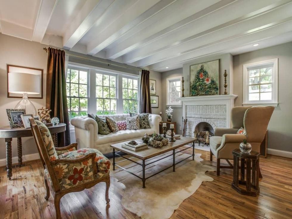 6932 Santa Monica Drive Dallas house for sale living room