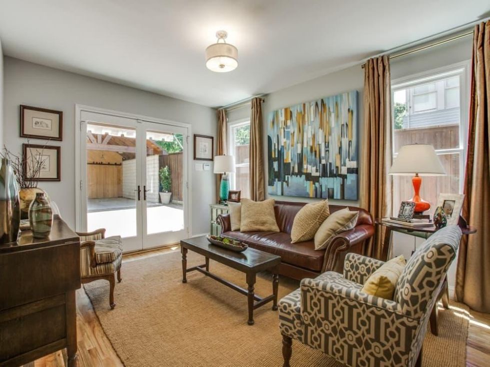 6932 Santa Monica Drive Dallas house for sale living room