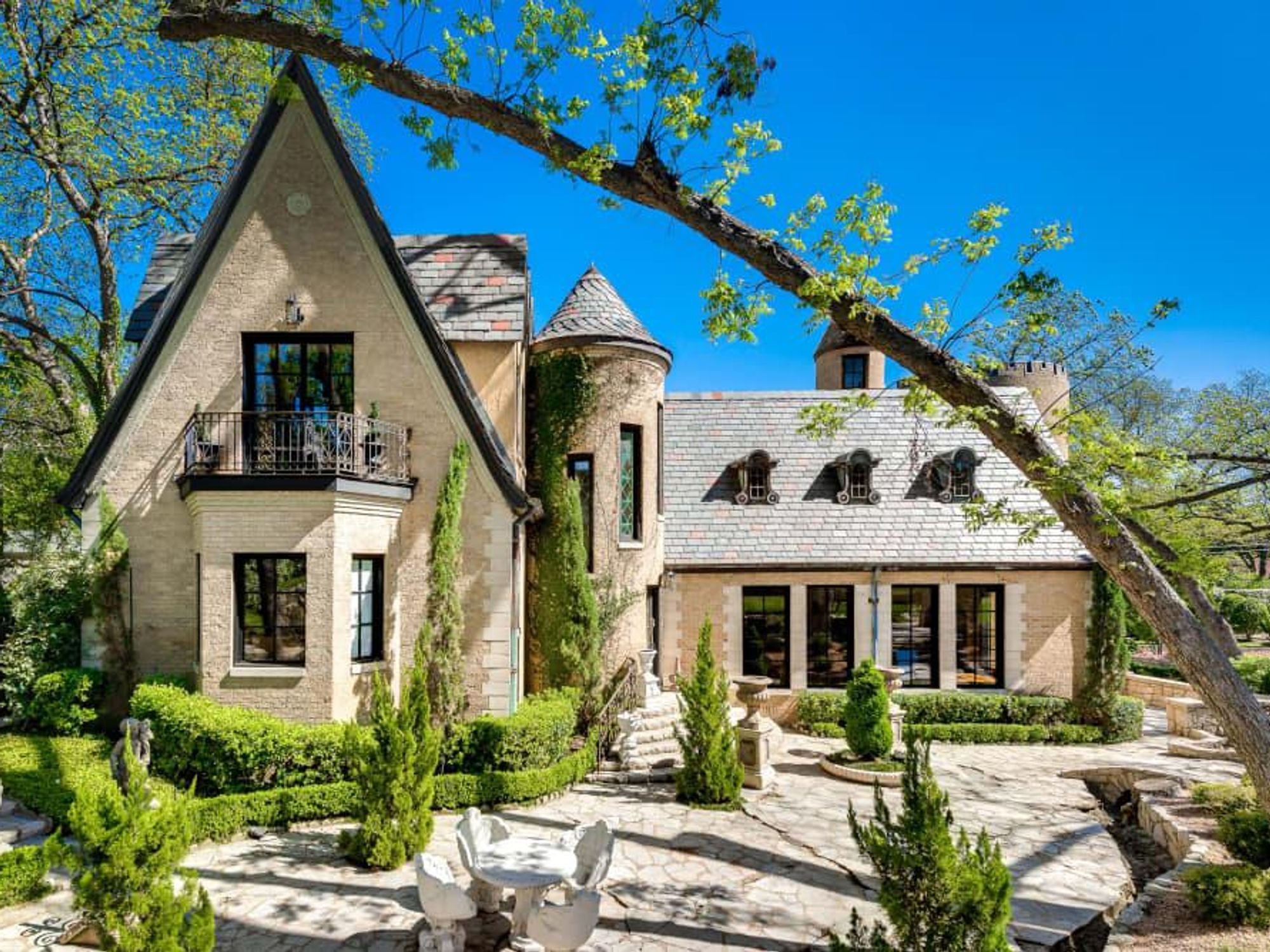 6941 Gaston Ave., R.L. Thornton home for sale, Dallas