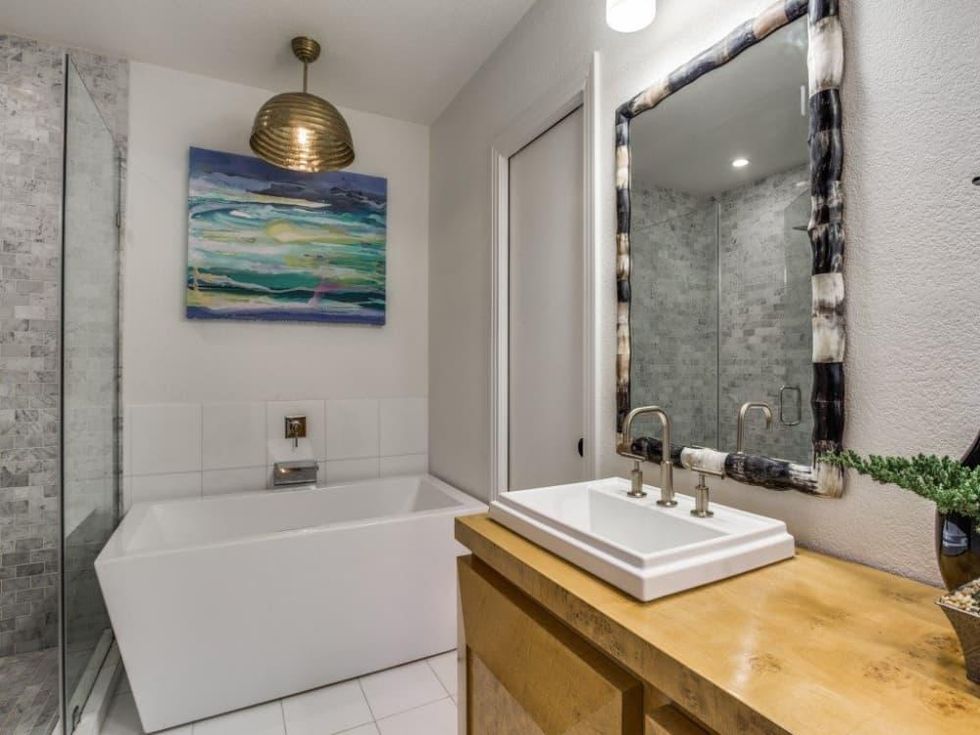 6943 Meadow Lake Ave.