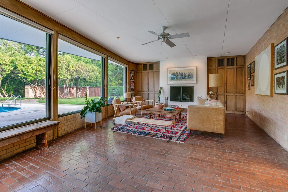 718 Kessler Lake Drive, Dallas home for sale