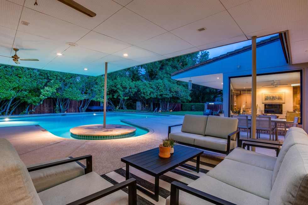 718 Kessler Lake Drive, Dallas home for sale