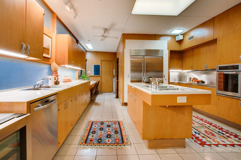 718 Lake Kessler Dr.