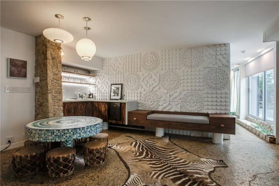 7507 Baxtershire Dr., Dallas round house