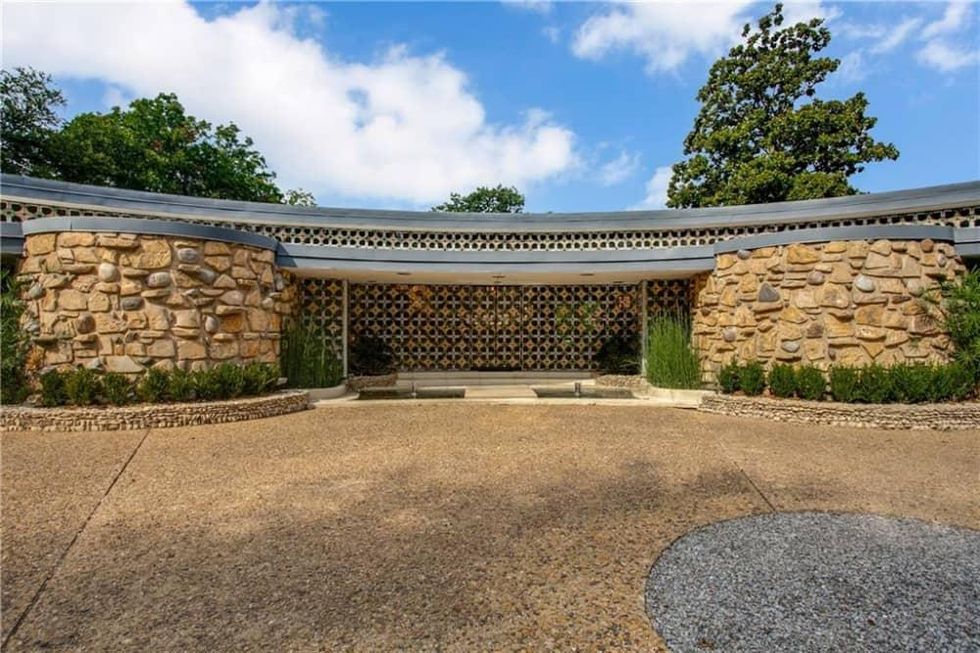 7507 Baxtershire Dr., round house, midcentury modern Dallas