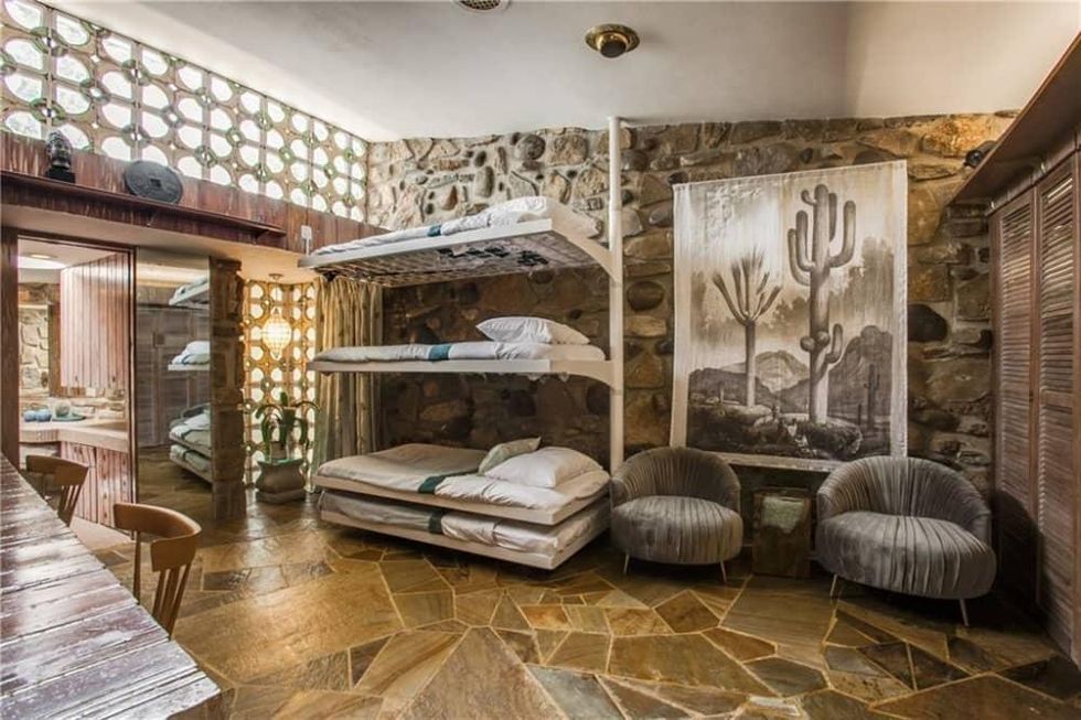 7507 Baxtershire Dr., round house