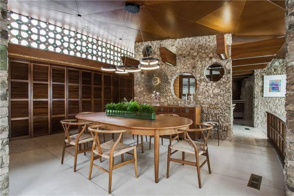 7507 Baxtershire Dr., round house