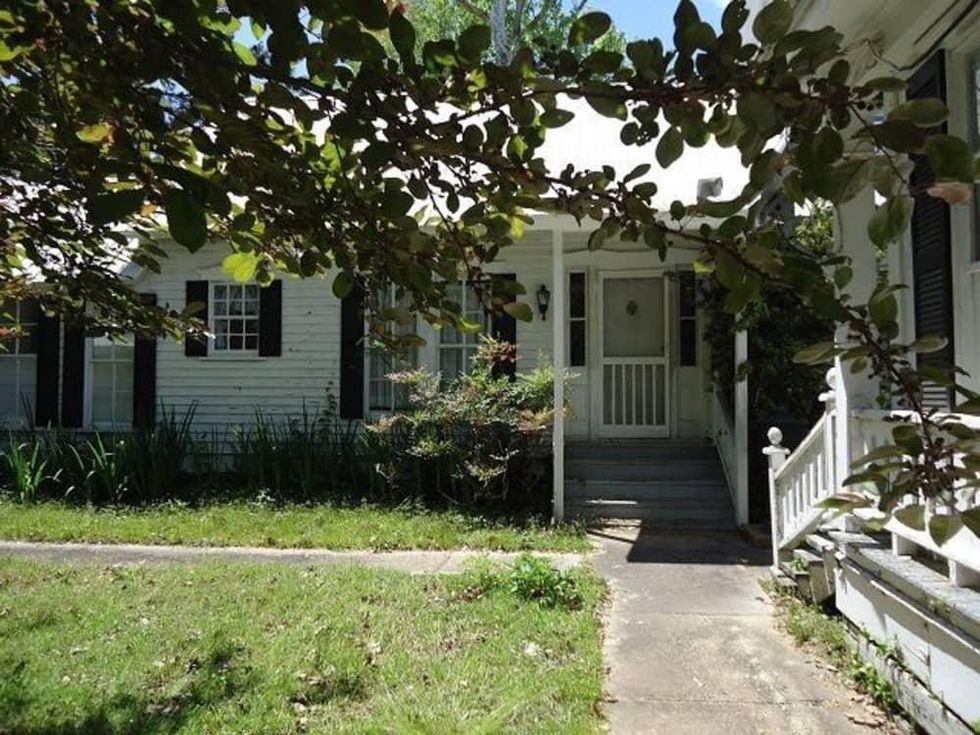 794 FM 2694, Shelbyville