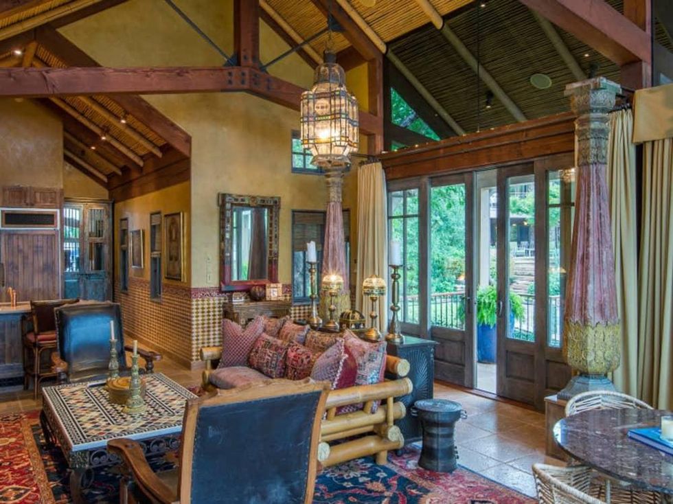 North Texas billionaire’s lake house compound heads for auction block