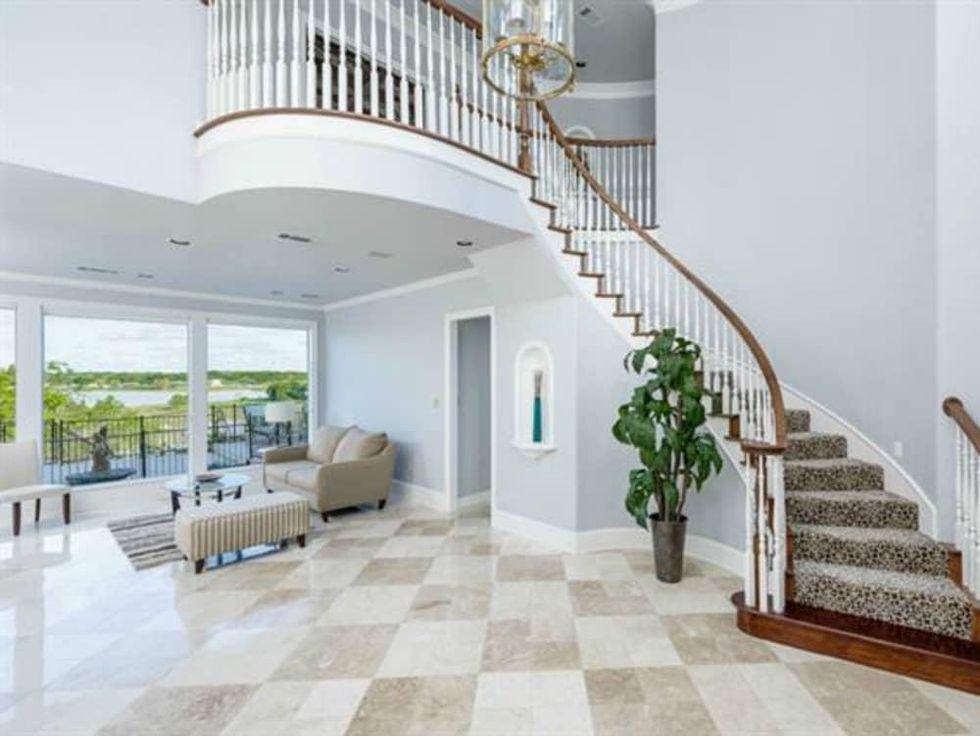 808 Lake Breeze Dr. Dallas home for sale