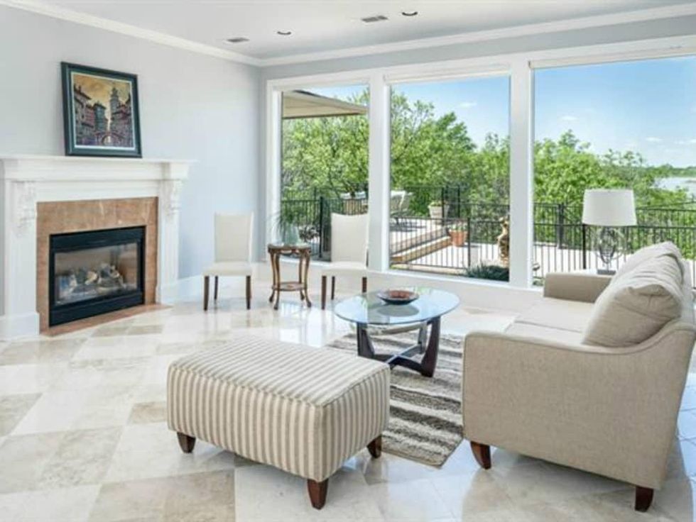 808 Lake Breeze Dr. Dallas home for sale