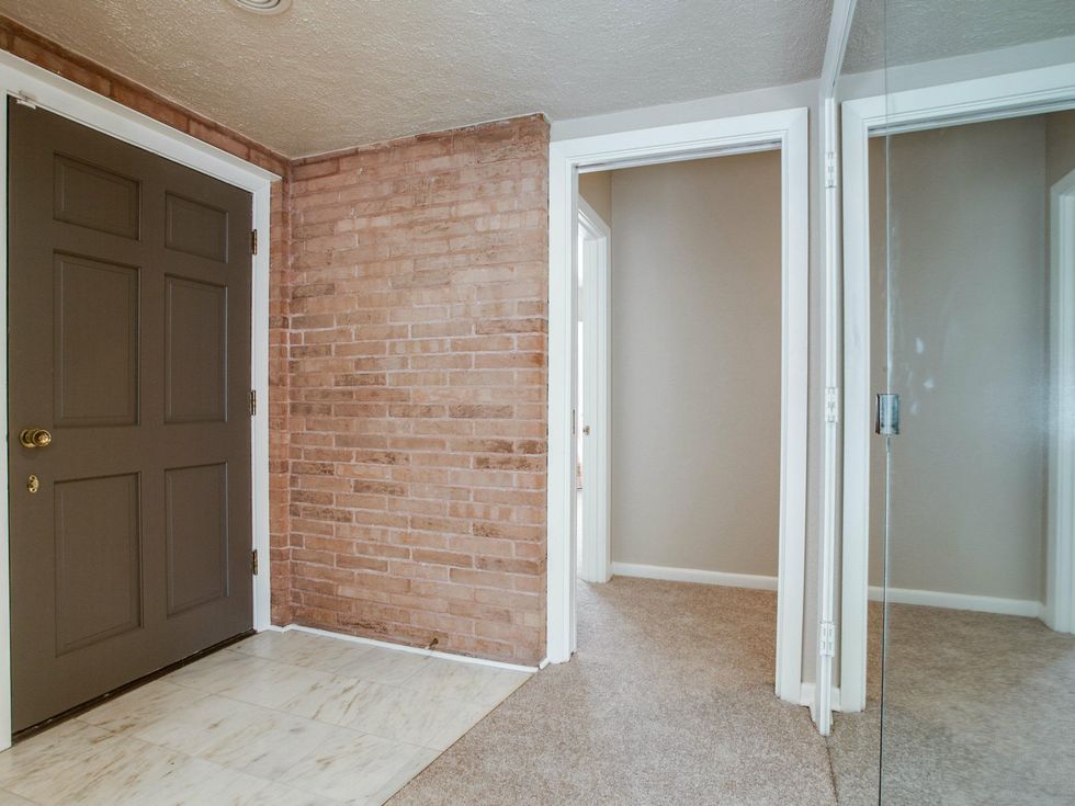 813 Connally, exposed brick