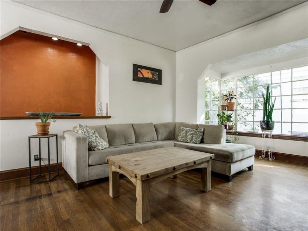 Rare finished basement lurks beneath this 300,000 Oak Cliff abode