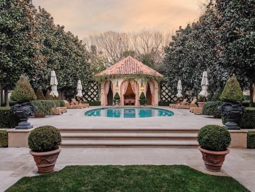 9434 Alva Court in Dallas