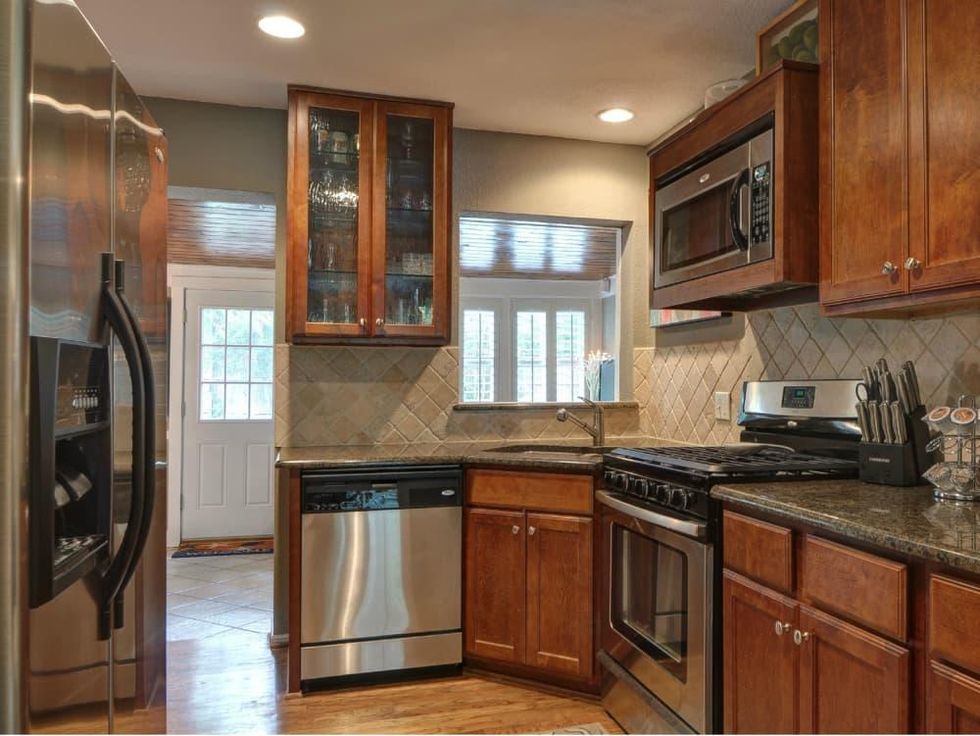 9870 Mixon Dr. for sale in Dallas