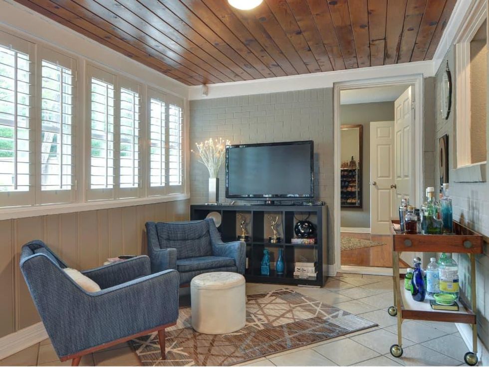 9870 Mixon Dr. for sale in Dallas