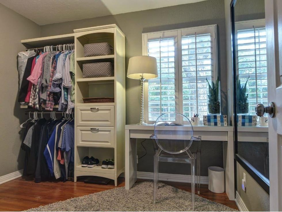 9870 Mixon Dr. for sale in Dallas