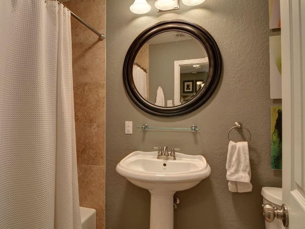 9870 Mixon Dr. for sale in Dallas