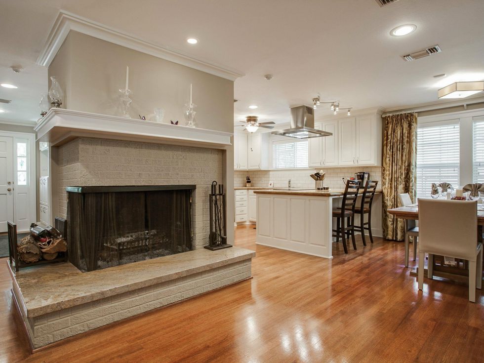 9911 Estate Ln in Dallas