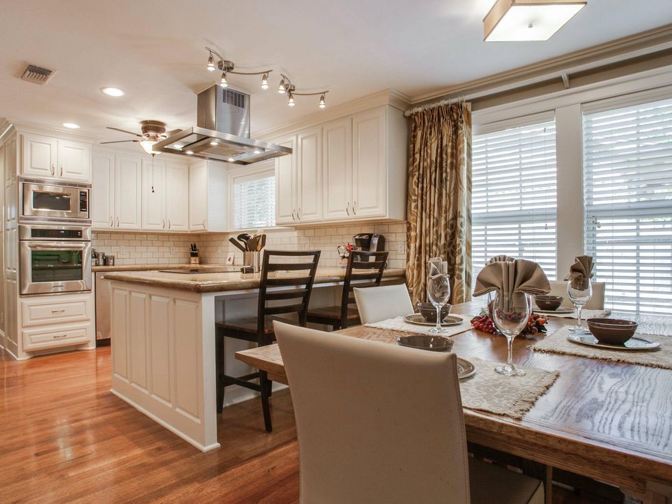 9911 Estate Ln in Dallas