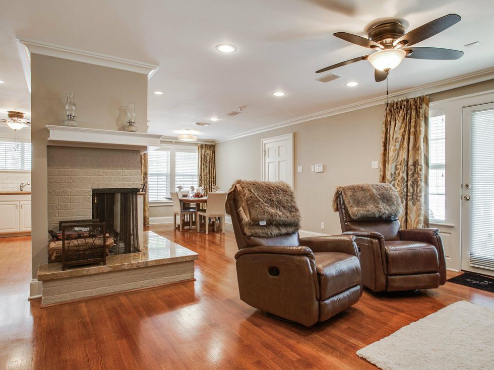 9911 Estate Ln in Dallas