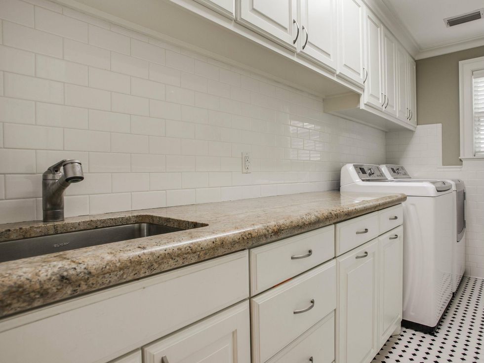 9911 Estate Ln in Dallas