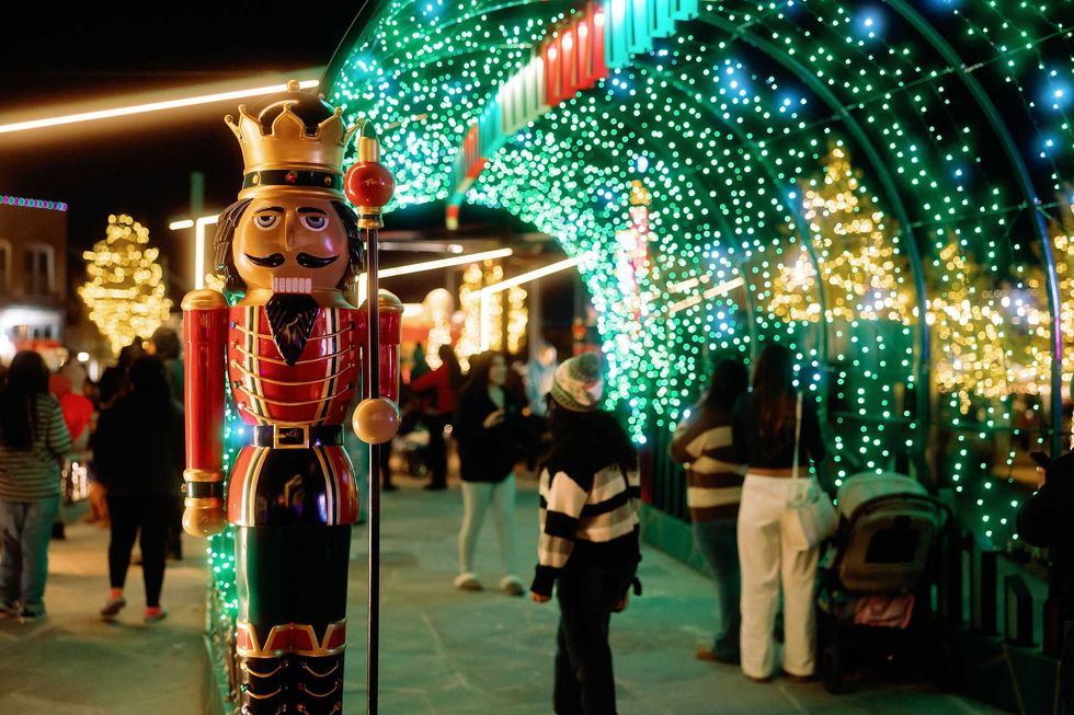 A Garland Christmas on the Square