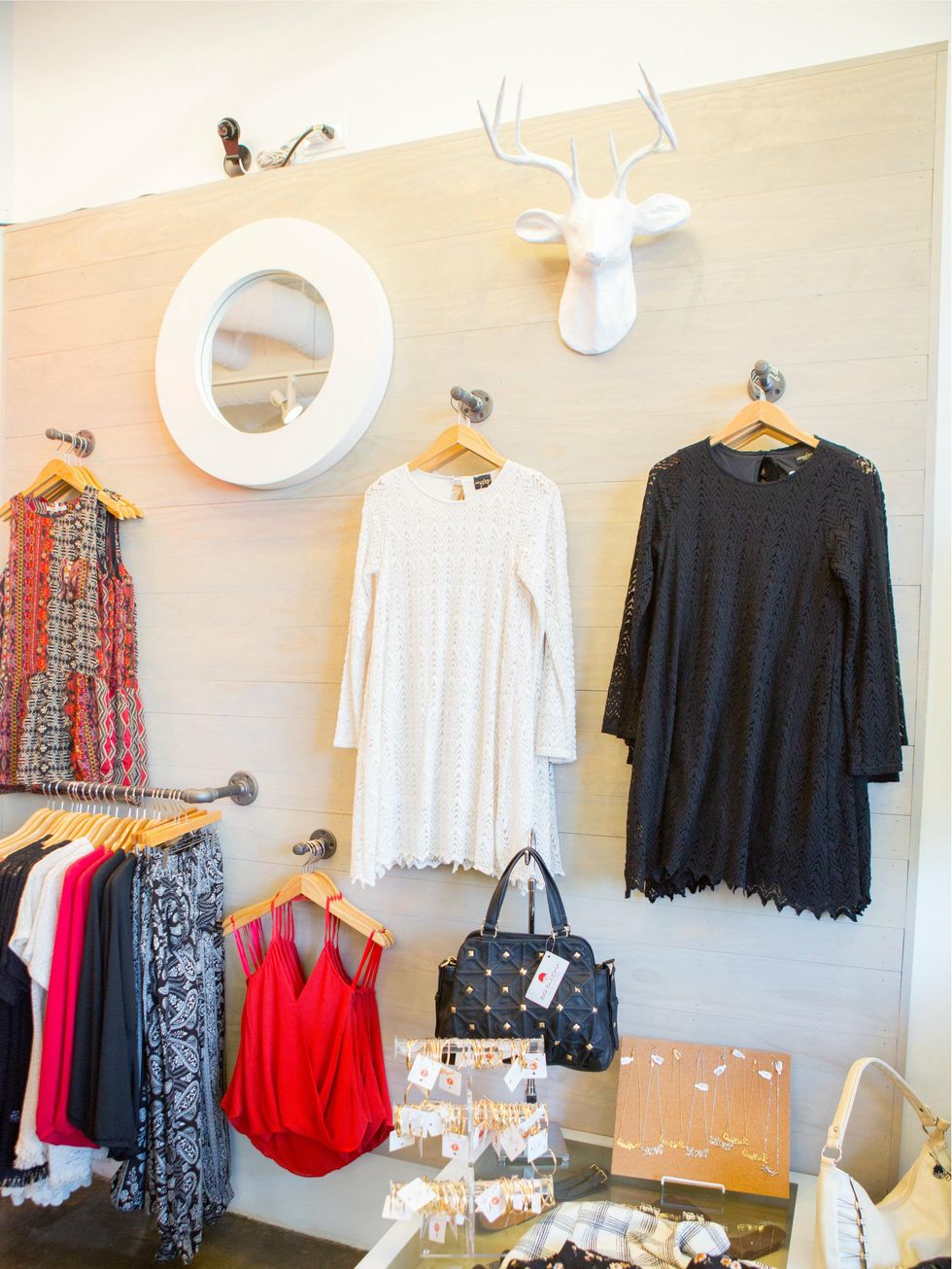 accents, mockingbird station