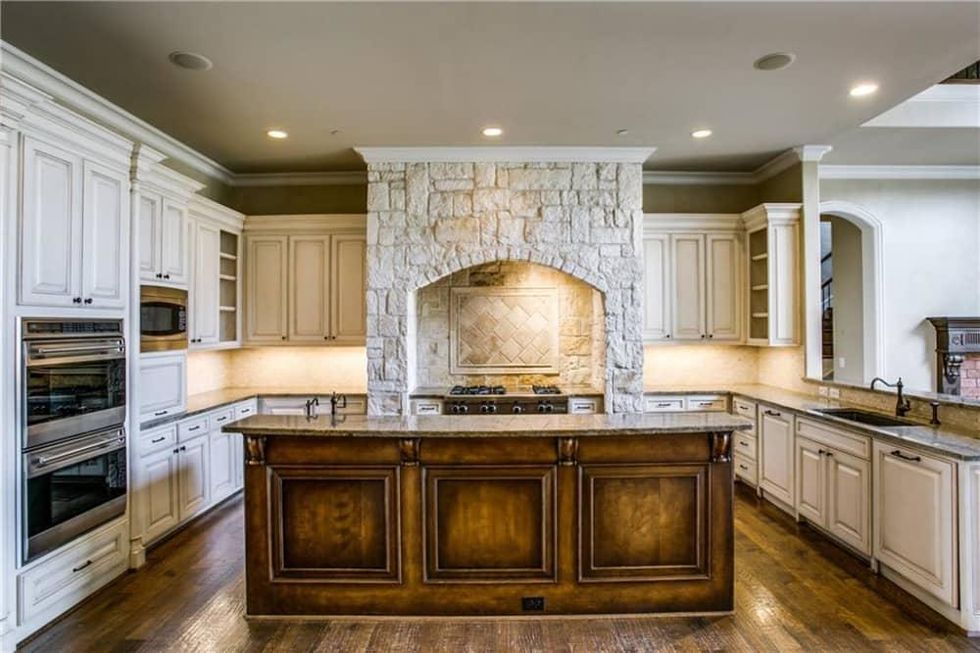 Adrian Beltre home, 4311 Brookview Dr, Preston Hollow